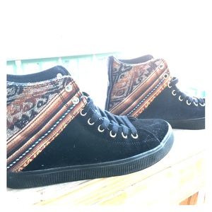 Inkkas black velvet high top sneakers size 8